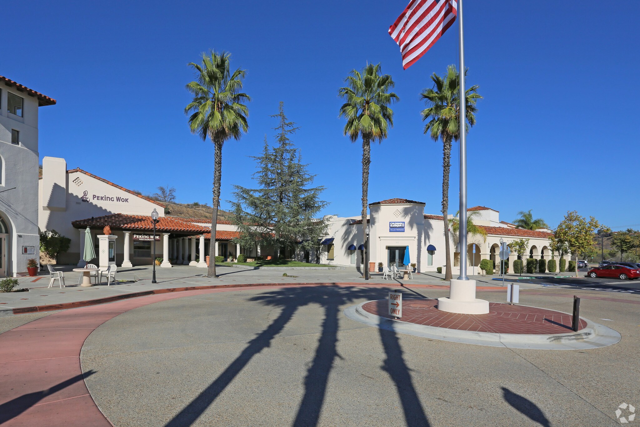 5256 S Mission Rd, Bonsall, CA à louer Photo de l’immeuble– Image 1 sur 14