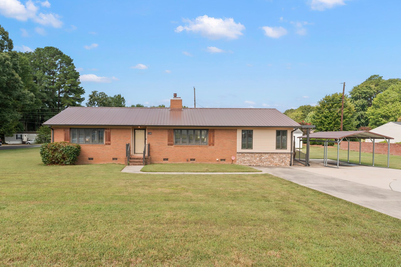 128 Killian Farm Rd, Stanley, NC à louer Photo principale– Image 1 sur 57