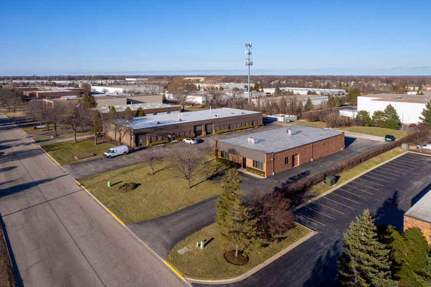 480 Telser Rd, Lake Zurich, IL à vendre - Photo de l’immeuble – Image 2 sur 3