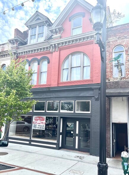 264 E Clayton St, Athens, GA à louer - Photo de l’immeuble – Image 1 sur 7