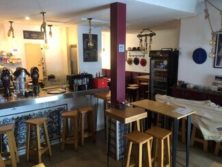 Plus de détails pour Local commercial à louer