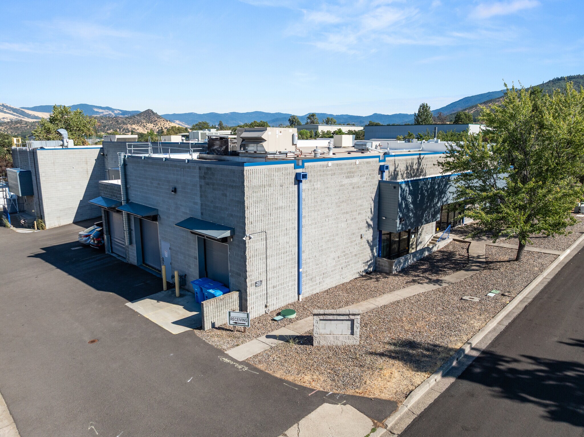 710 Jefferson Ave, Ashland, OR à vendre Photo de l’immeuble– Image 1 sur 19