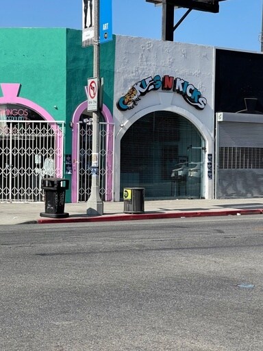 7450-7454 Melrose Ave, Los Angeles, CA à louer - Photo de l’immeuble – Image 2 sur 11