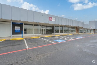 8101-8155 W Camp Bowie Blvd, Fort Worth, TX à louer Photo de l’immeuble– Image 2 sur 4