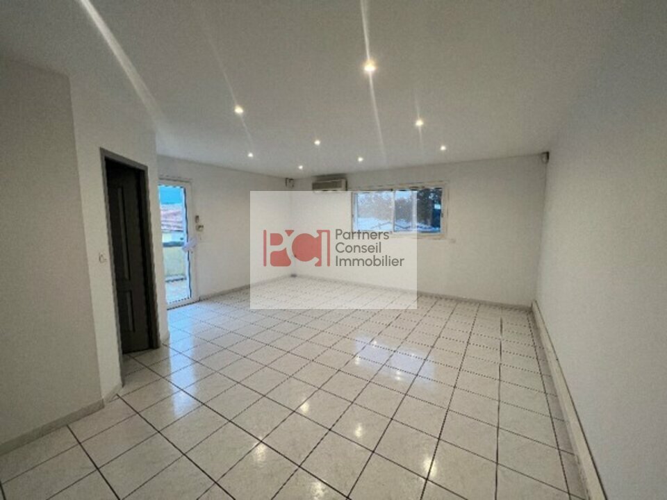 Bureau dans Nîmes à louer Photo intérieure– Image 1 sur 4
