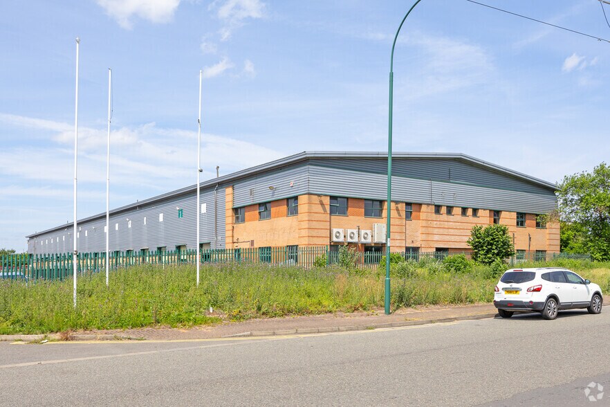 Rennie Hogg Rd, Nottingham à louer - Photo de l’immeuble – Image 2 sur 8