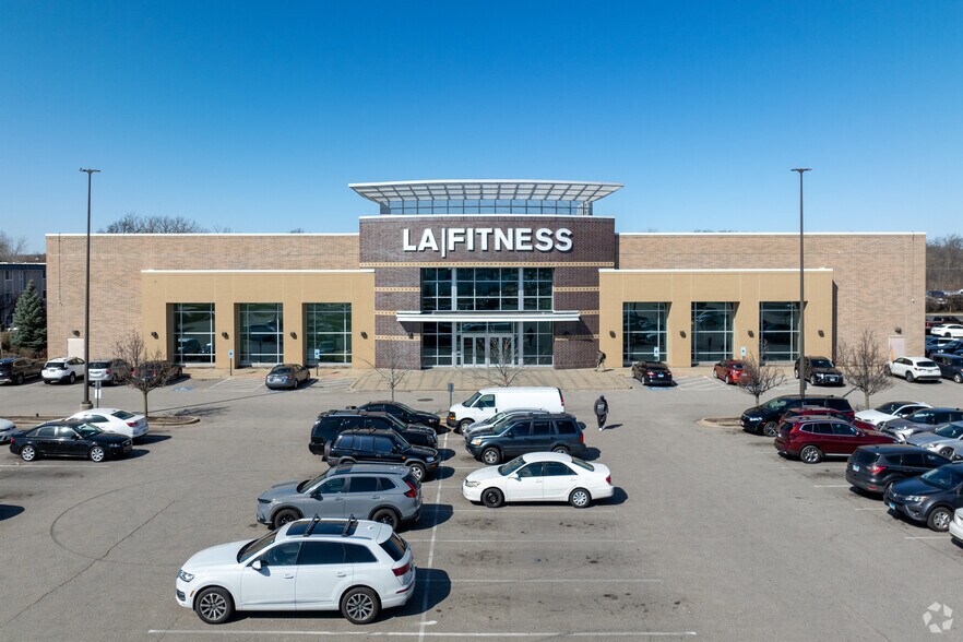452 Lakehurst Rd, Waukegan, IL à louer - Photo de l’immeuble – Image 2 sur 5