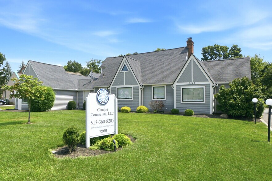 7266 Far Hills Ave, Centerville, OH à vendre - Photo de l’immeuble – Image 2 sur 36