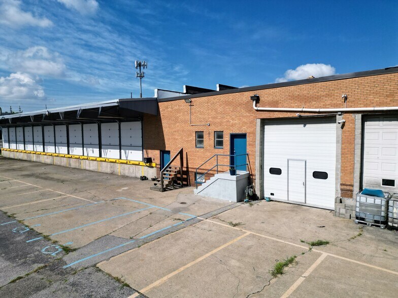 1401 W Ray St, Indianapolis, IN à louer - Photo de l’immeuble – Image 2 sur 22