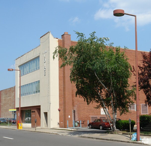 75 N Washington St, Wilkes-Barre, PA à louer - Photo de l’immeuble – Image 2 sur 26