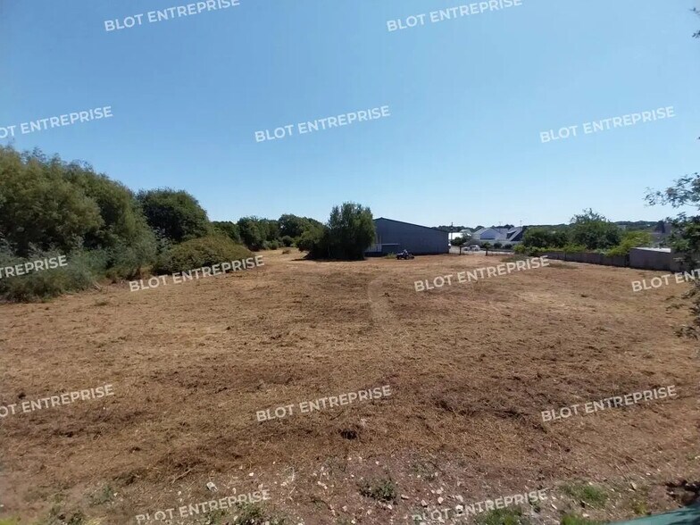 Local d'activités dans Ploeren à vendre - Photo de l’immeuble – Image 1 sur 5