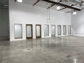 3375 Robertson Pl, Los Angeles, CA à louer Photo intérieure– Image 2 sur 2