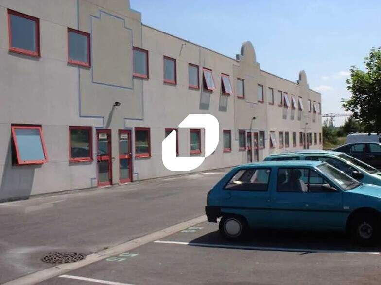 Bureau dans Éragny à louer - Photo de l’immeuble – Image 2 sur 4