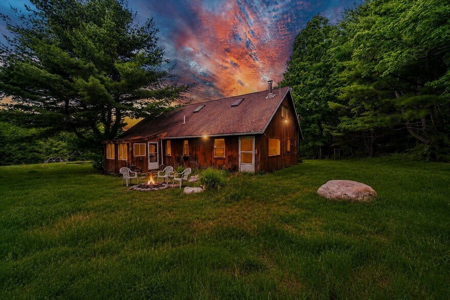 101 Red Star Rd, Greenfield Park, NY à vendre - Photo de l’immeuble – Image 2 sur 49