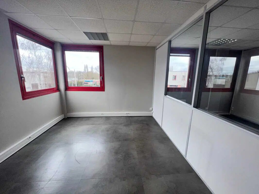 Bureau dans La Madeleine à louer Photo intérieure– Image 1 sur 7