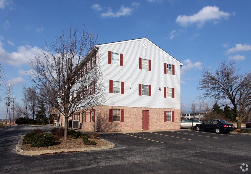 31 Willow Spring Dr, Charles Town, WV à louer - Photo de l’immeuble – Image 2 sur 2