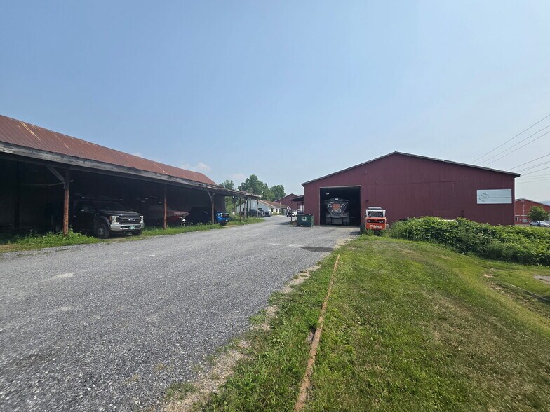 1 Main St, Vergennes, VT à louer - Photo de l’immeuble – Image 2 sur 4