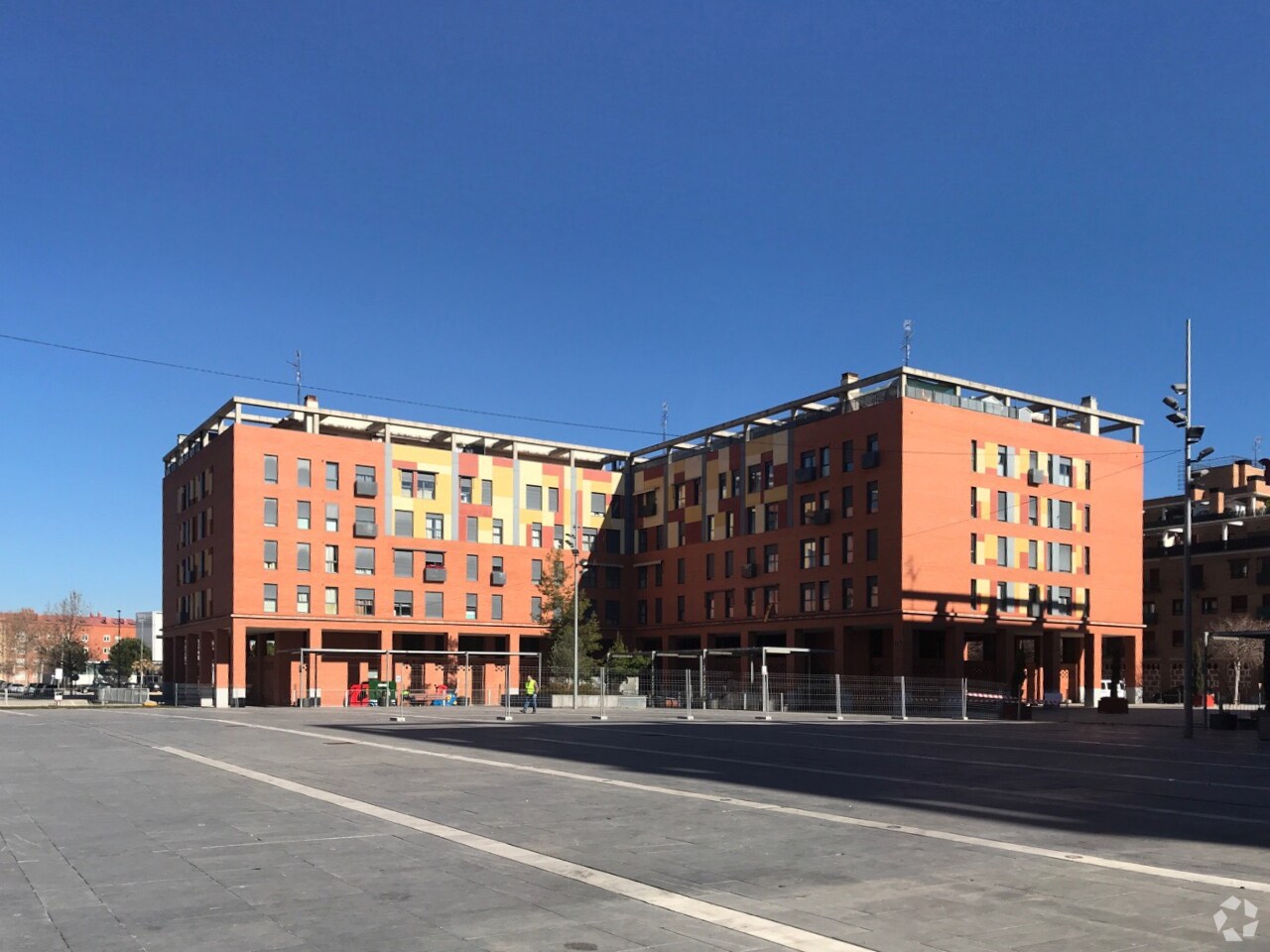 Immeuble residentiel dans Azuqueca de Henares, Guadalajara à vendre Photo de l’immeuble– Image 1 sur 2