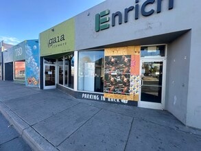 4-8 E Charleston Blvd, Las Vegas, NV à louer Photo de l’immeuble– Image 1 sur 8