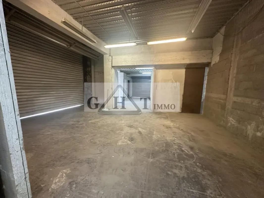 Industriel/Logistique dans Ivry-sur-Seine à vendre Photo de l’immeuble– Image 1 sur 1