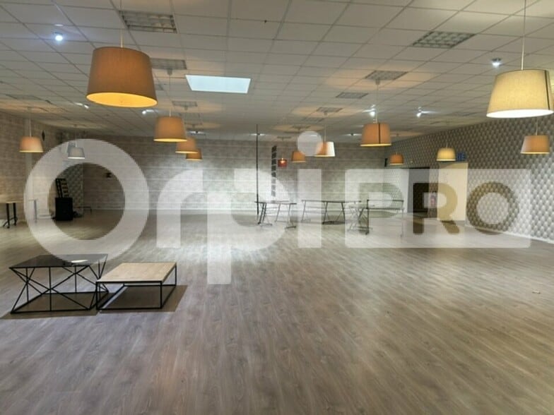 Local commercial dans Coulommiers à vendre - Photo intérieure – Image 2 sur 4