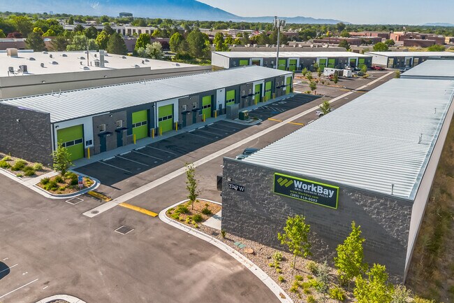 Plus de détails pour 3747 W Parkway Blvd, West Valley City, UT - Local d'activités à louer