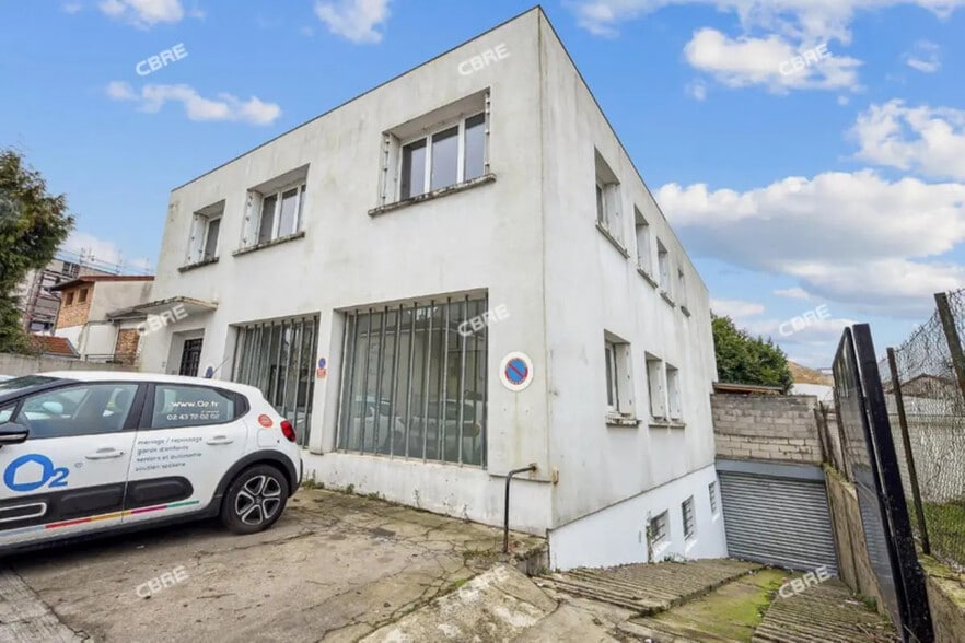 Local d’activités dans Châtillon à louer - Photo de l’immeuble – Image 1 sur 13