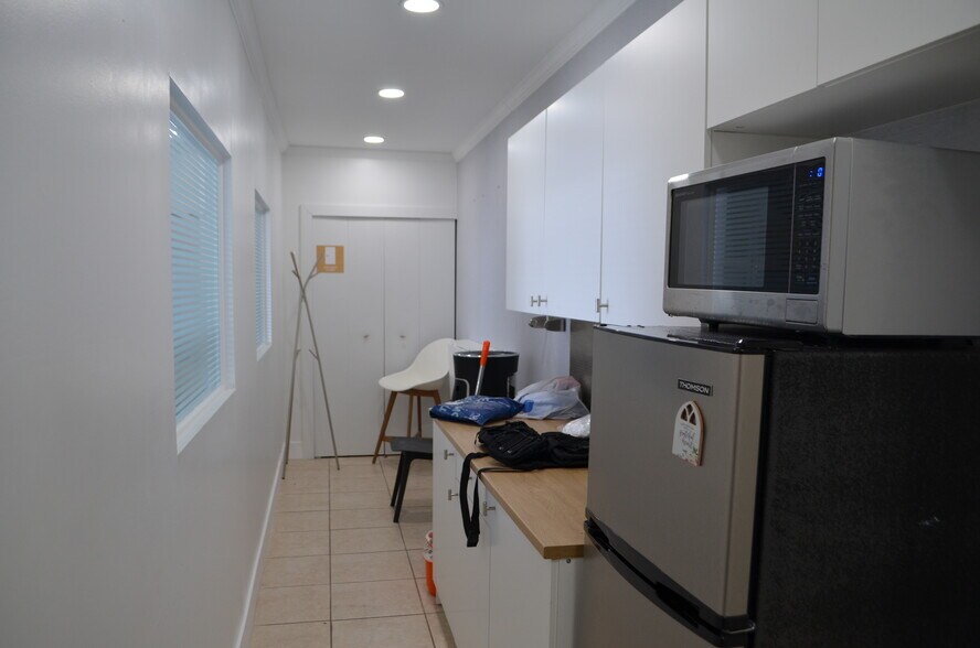 7311-7323 NW 12th St, Miami, FL à vendre - Photo de l’immeuble – Image 2 sur 23