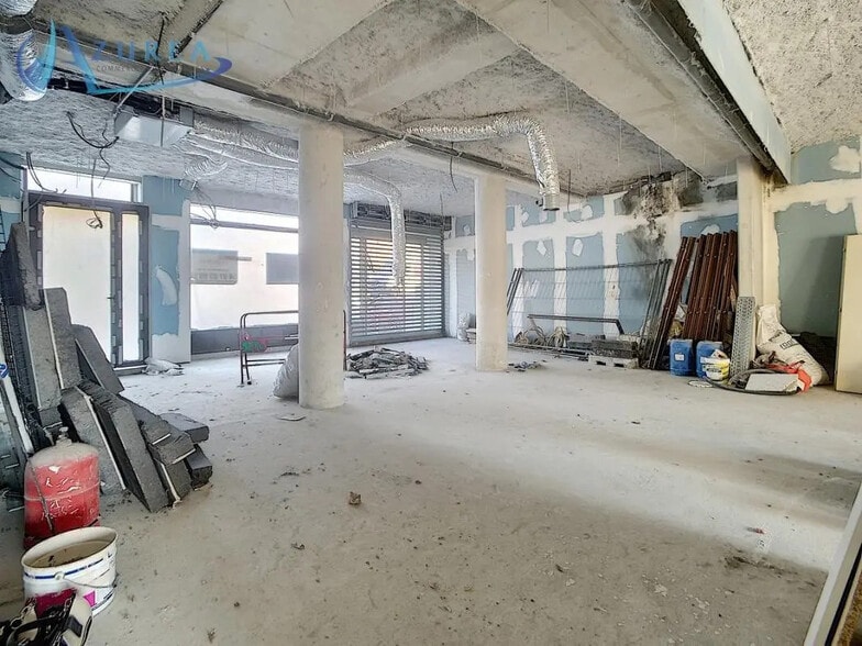 Local commercial dans Cagnes-sur-Mer à louer - Photo intérieure – Image 2 sur 9