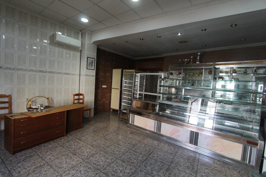 Local commercial dans Macastre, Valencia à vendre - Photo intérieure – Image 2 sur 43