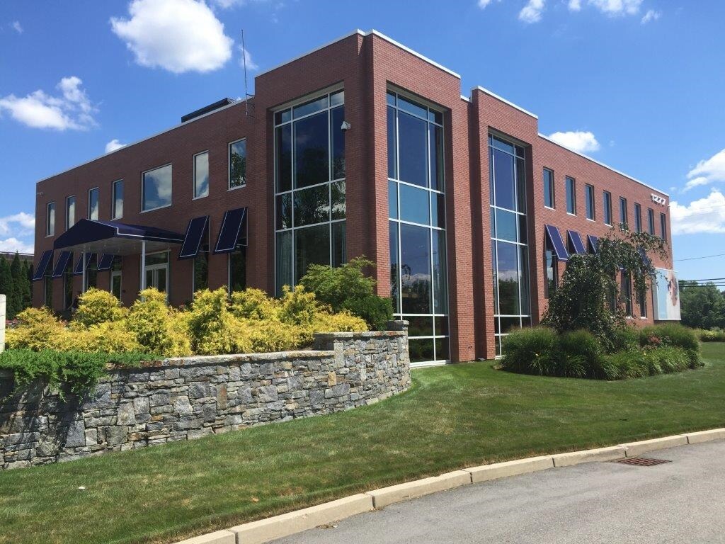 1277 Hartford Ave, Johnston, RI à louer Photo de l’immeuble– Image 1 sur 2