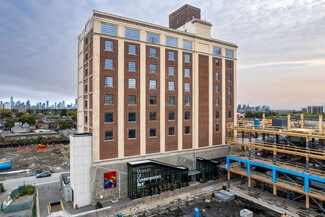 Plus de détails pour 158 Sterling Rd, Toronto, ON - Bureau à louer
