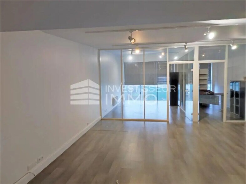 Bureau dans Émerainville à louer - Photo de l’immeuble – Image 3 sur 5