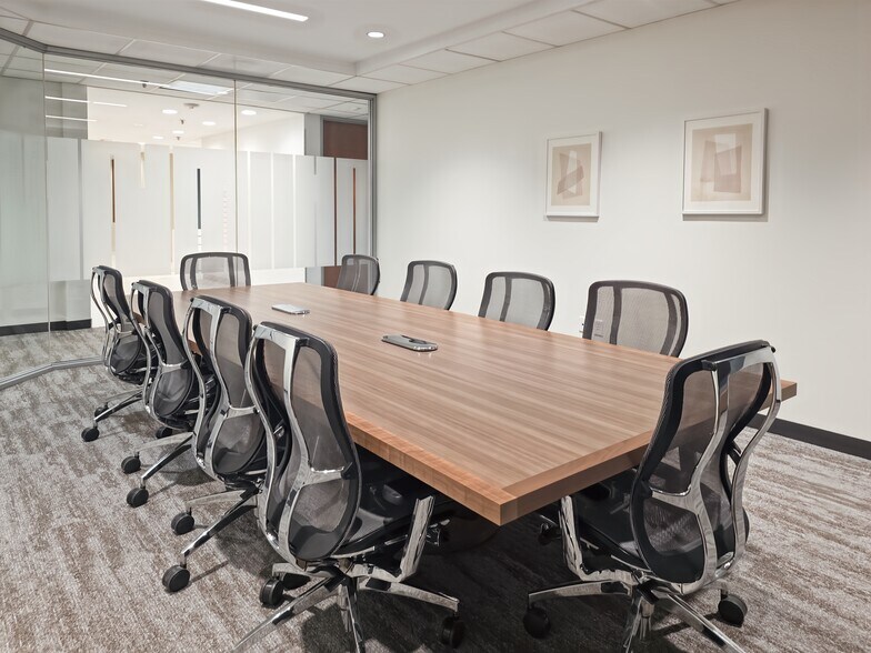 4514 Cole Ave, Dallas, TX à louer - Photo intérieure – Image 2 sur 11