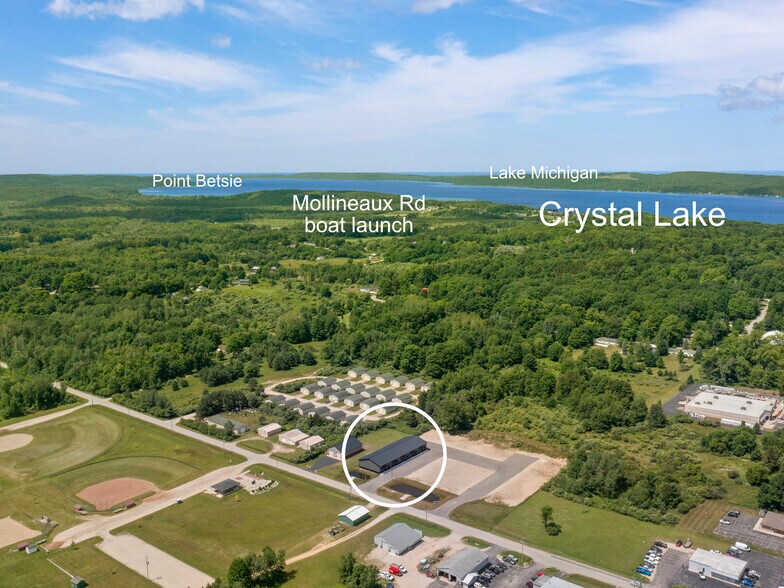 6868 South St, Benzonia, MI à vendre - Aérien – Image 2 sur 15