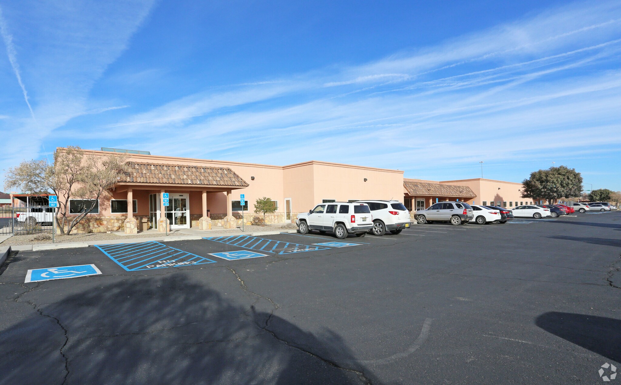 445 Camino Del Rey Dr, Los Lunas, NM à louer Photo principale– Image 1 sur 6