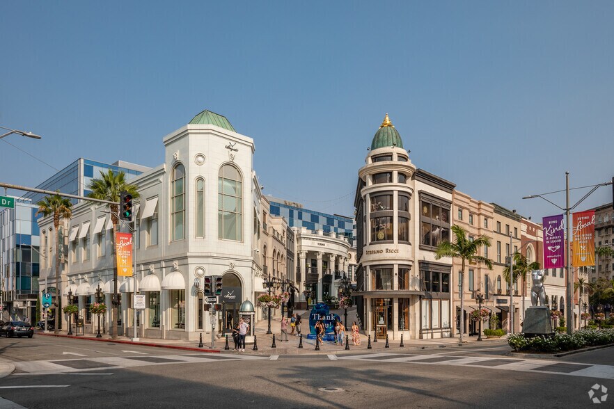 202-270 N Rodeo Dr, Beverly Hills, CA à louer - Photo de l’immeuble – Image 3 sur 9