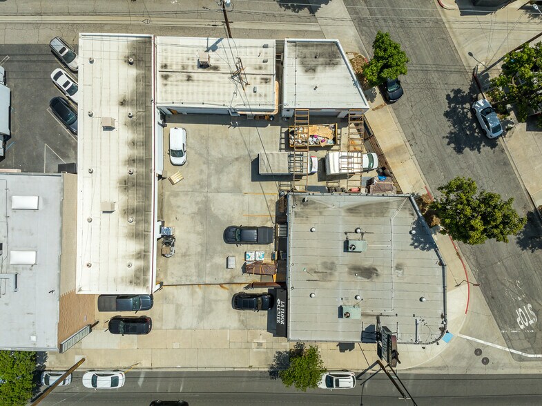 300-302 N Victory Blvd, Burbank, CA à louer - Aérien – Image 2 sur 25