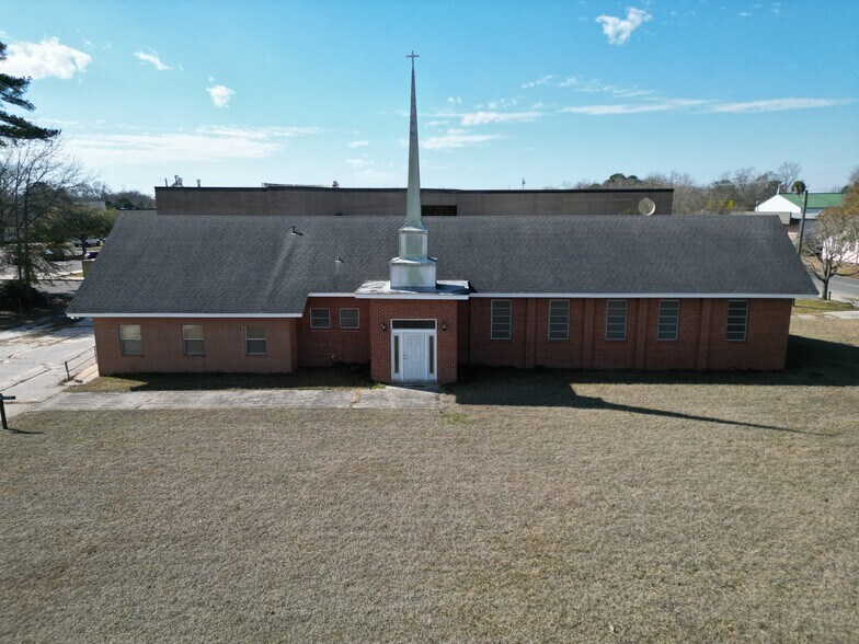 702 E Church St, Atmore, AL à vendre - Photo principale – Image 1 sur 27