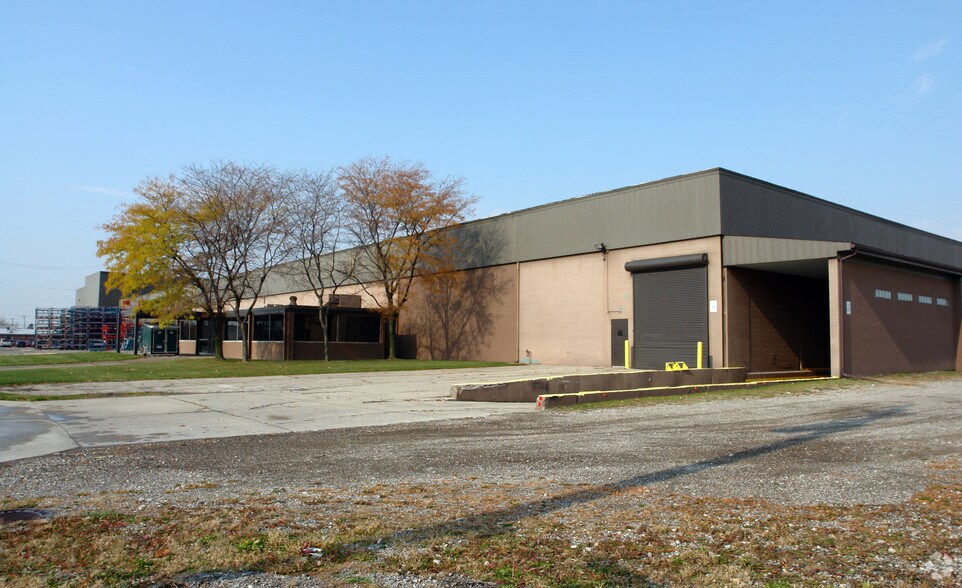 29880 Groesbeck Hwy, Roseville, MI à vendre - Photo de l’immeuble – Image 2 sur 5
