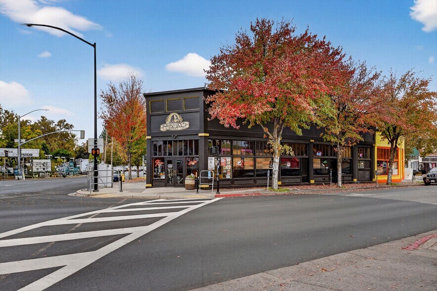 824 Oroville Ave, Chico, CA à louer - Photo de l’immeuble – Image 2 sur 11