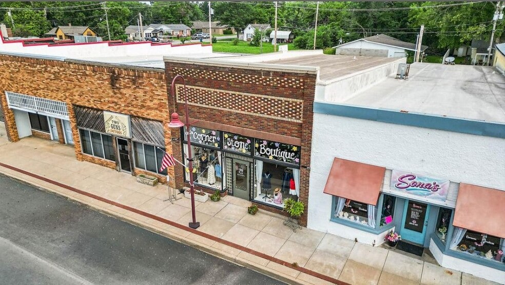 232 E Main St, Gentry, AR à vendre - Photo principale – Image 1 sur 1