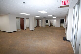 125 S Dubuque St, Iowa City, IA à louer Photo intérieure– Image 2 sur 15