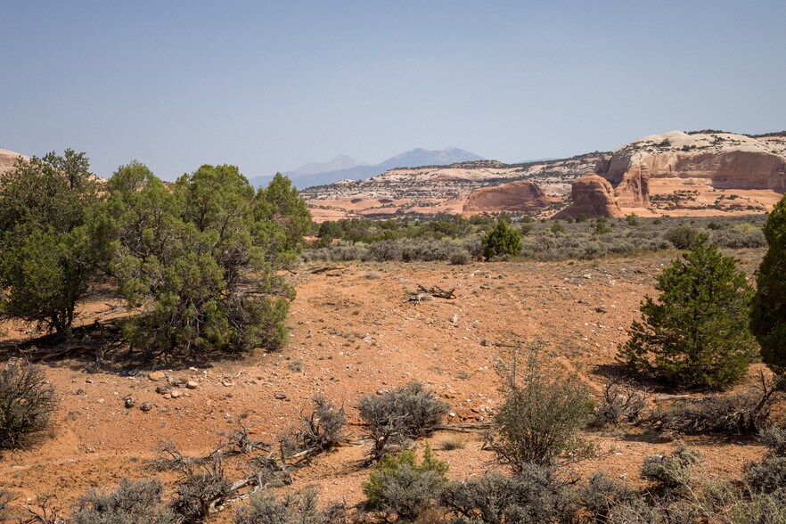 366 S Joe Wilson Dr, La Sal, UT à vendre - Photo de l’immeuble – Image 3 sur 31