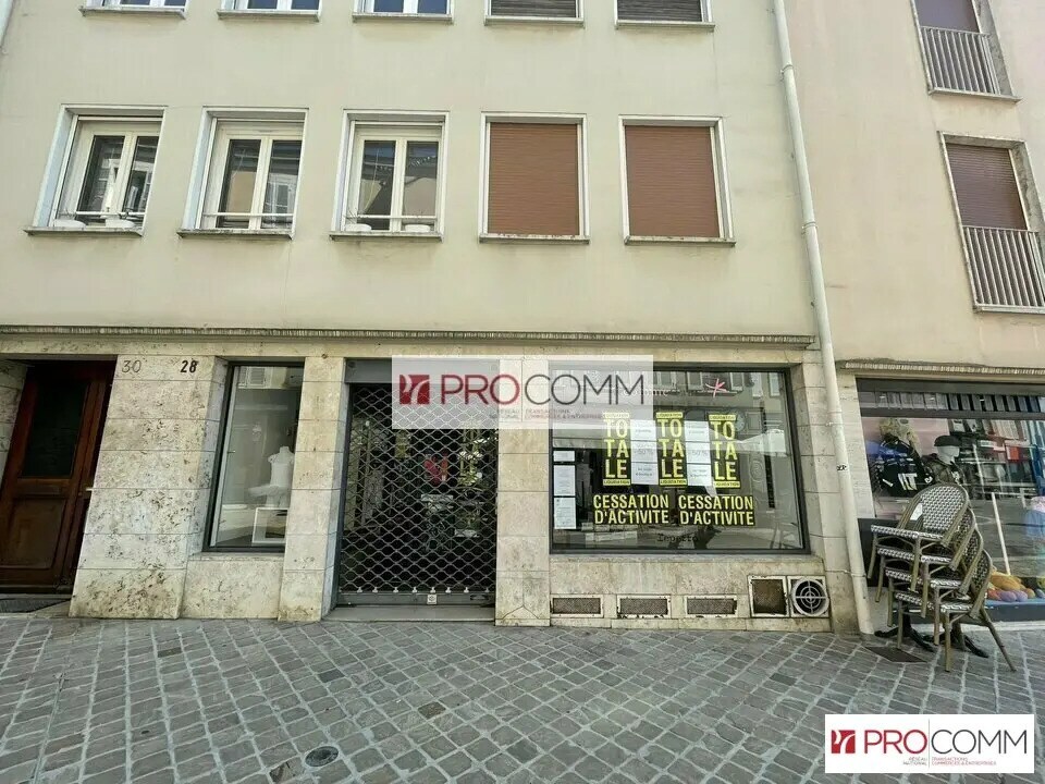 Local commercial dans Chartres à louer Photo de l’immeuble– Image 1 sur 6