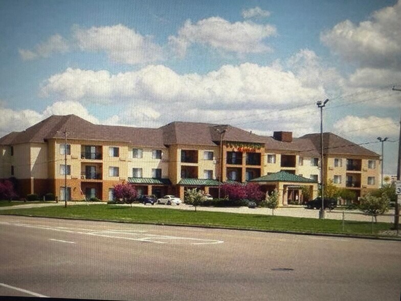 310A Greenbriar Dr, Normal, IL à vendre - Photo de l’immeuble – Image 1 sur 2