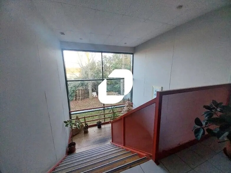 Rue Amedée Gordini, Magny-les-Hameaux à louer - Photo intérieure – Image 2 sur 4