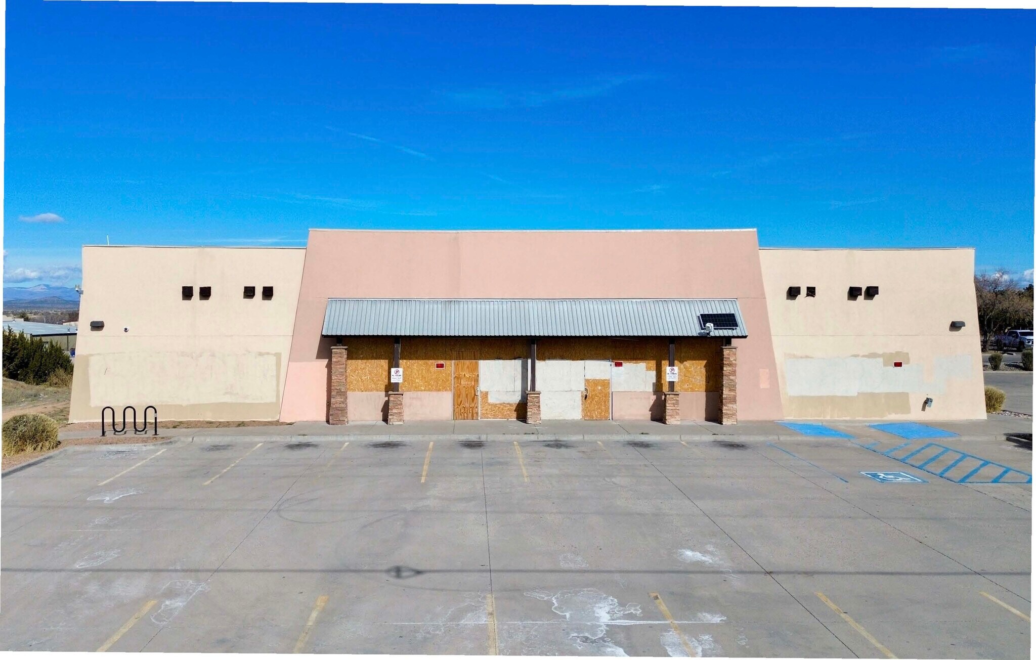 6629 Airport Rd, Santa Fe, NM à louer Photo principale– Image 1 sur 12