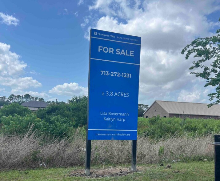 13914 State Highway 3, Webster, TX à vendre - Photo de l’immeuble – Image 2 sur 5
