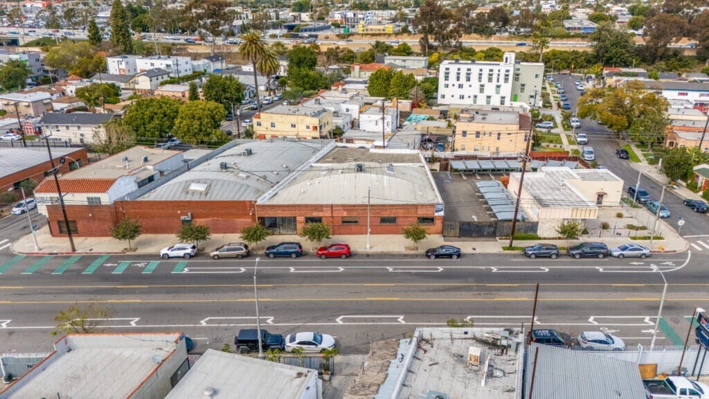 5631-5659 W. Adams Blvd, Los Angeles, CA à vendre Photo de l’immeuble– Image 1 sur 5